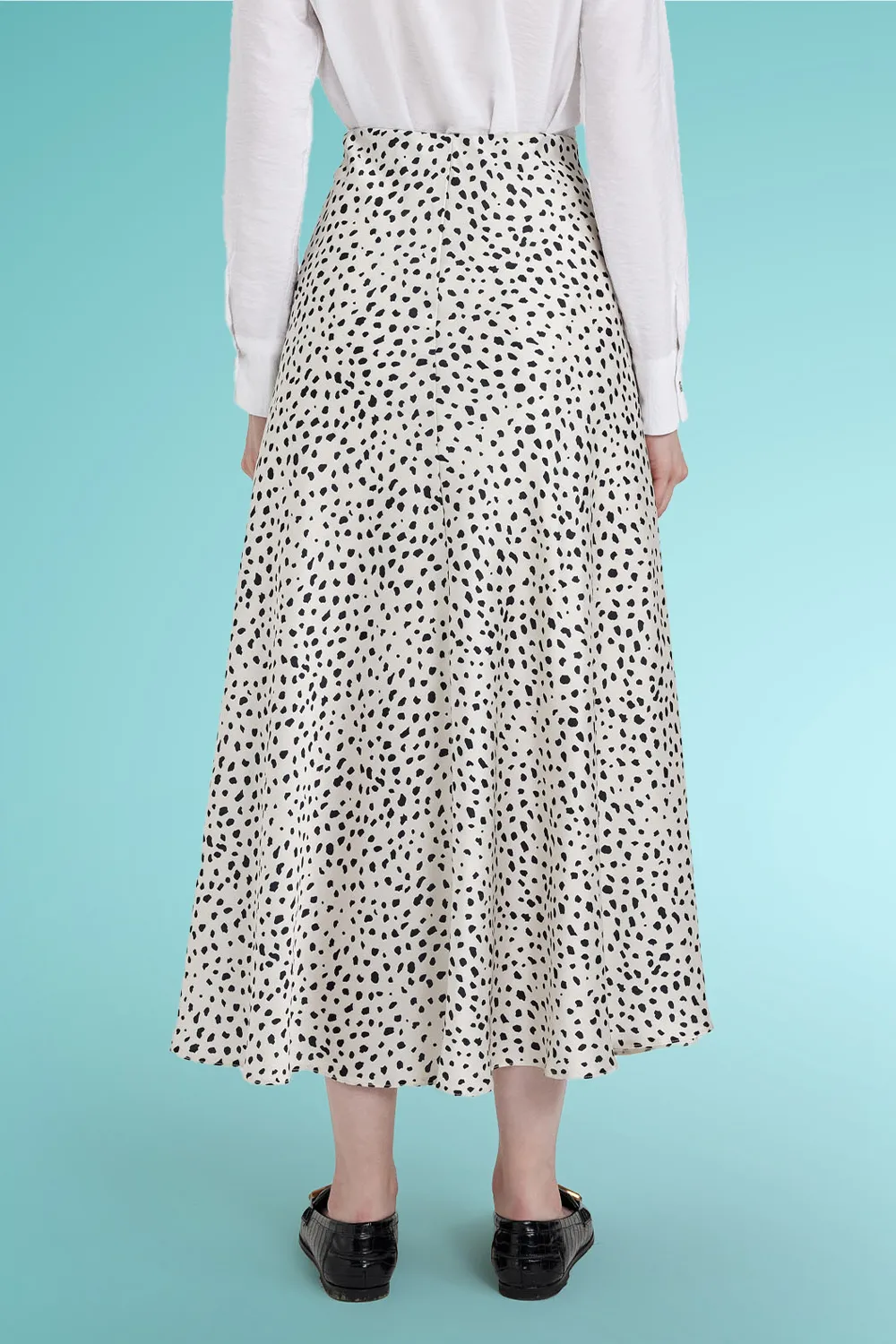 تنورة ميدي واسع منقط