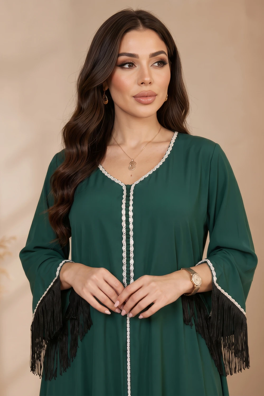 جلابية بأكمام طويلة واسعة