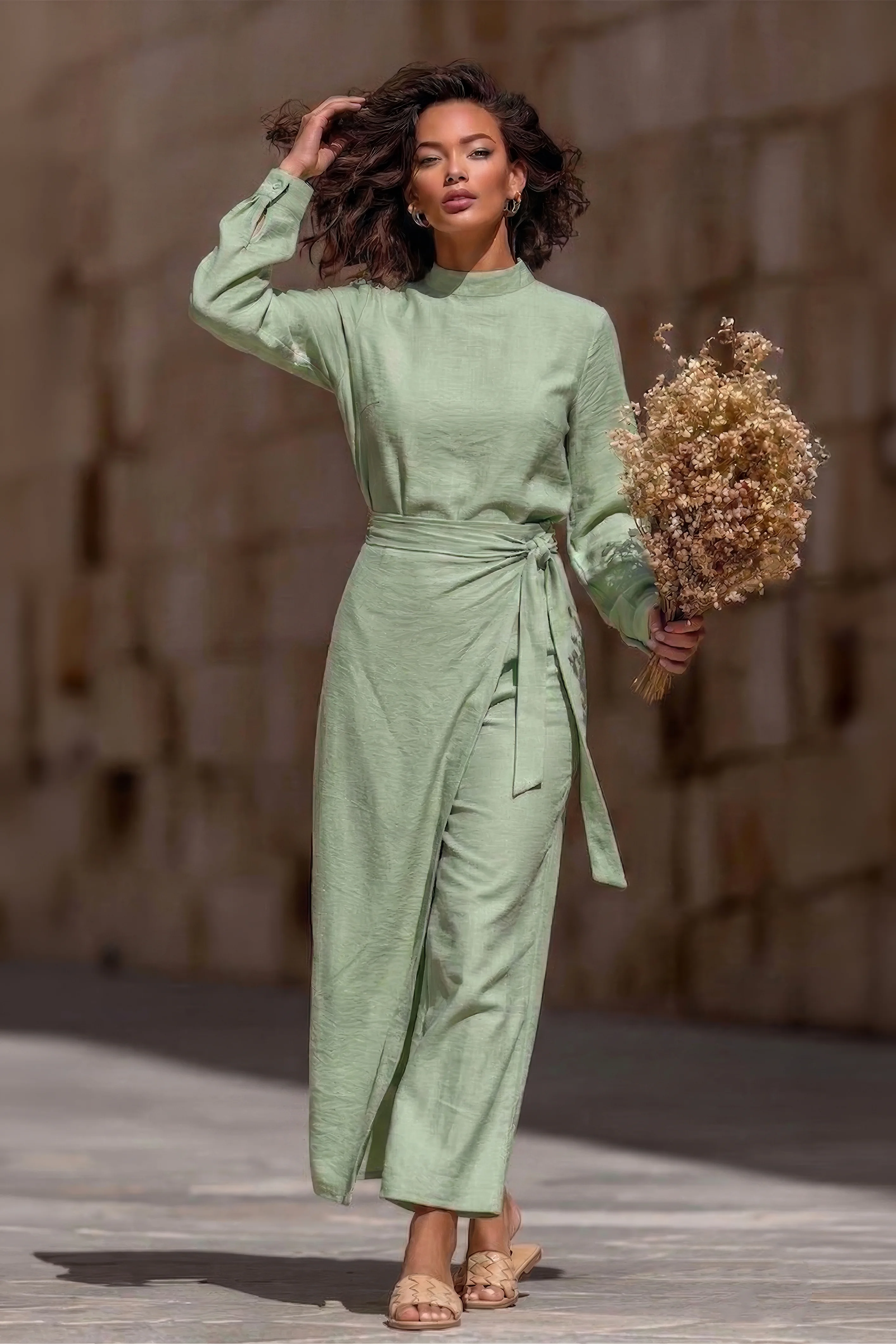 جمبسوت طويل بساق عريض مفصل برباط